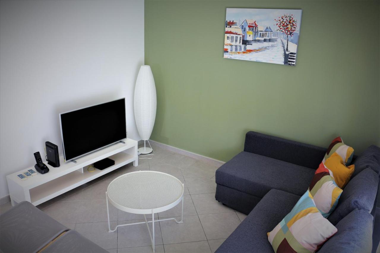 Lovely Apartment In Carvoeiro By The Beach Eksteriør bilde